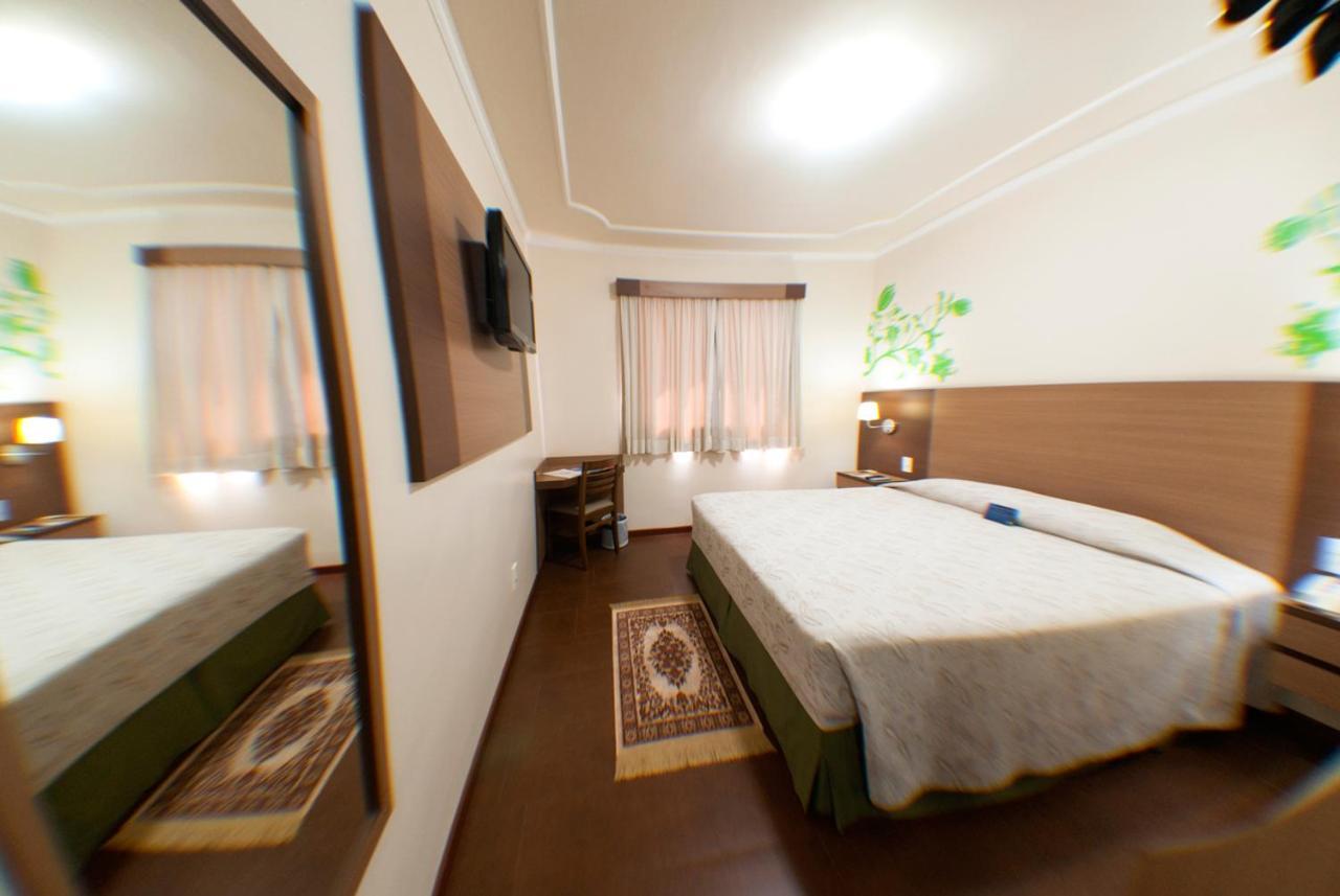 Quarto Standard com 2 Camas de Solteiro