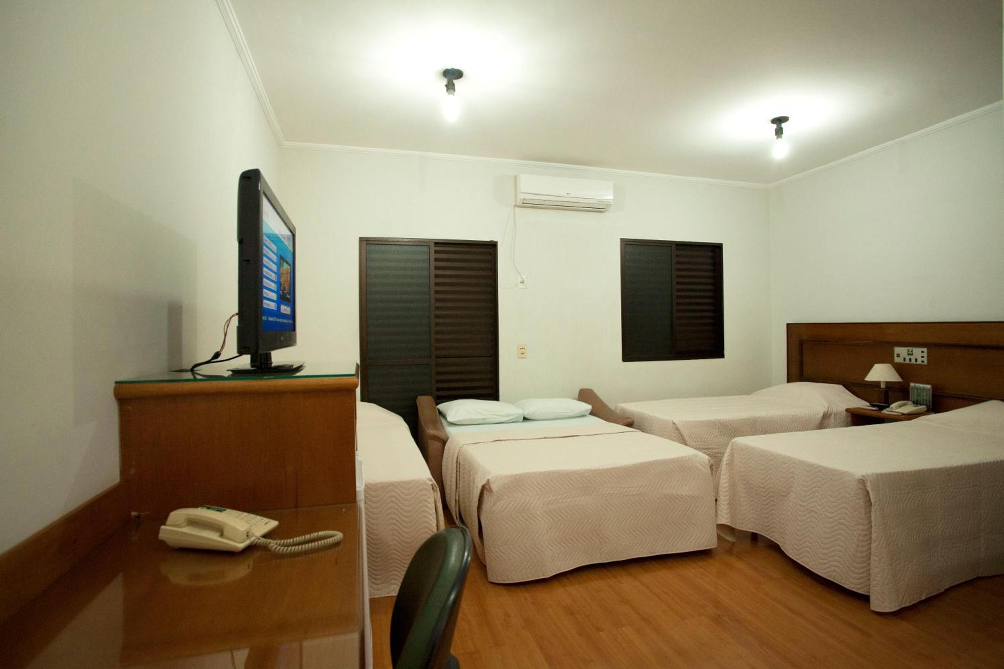 Deluxe Quadruple Room,713278099:JPEG