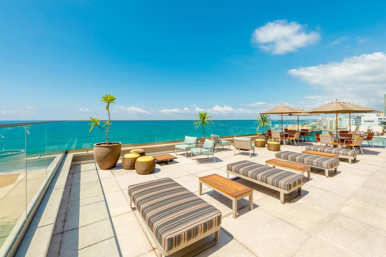 Quarto com 2 Camas de Solteiro e Vista do Mar