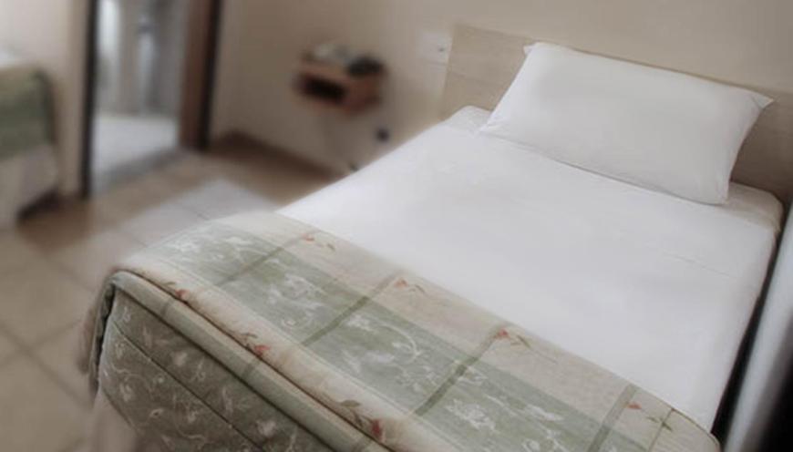 Quarto com Cama de Casal ou 2 de Solteiro