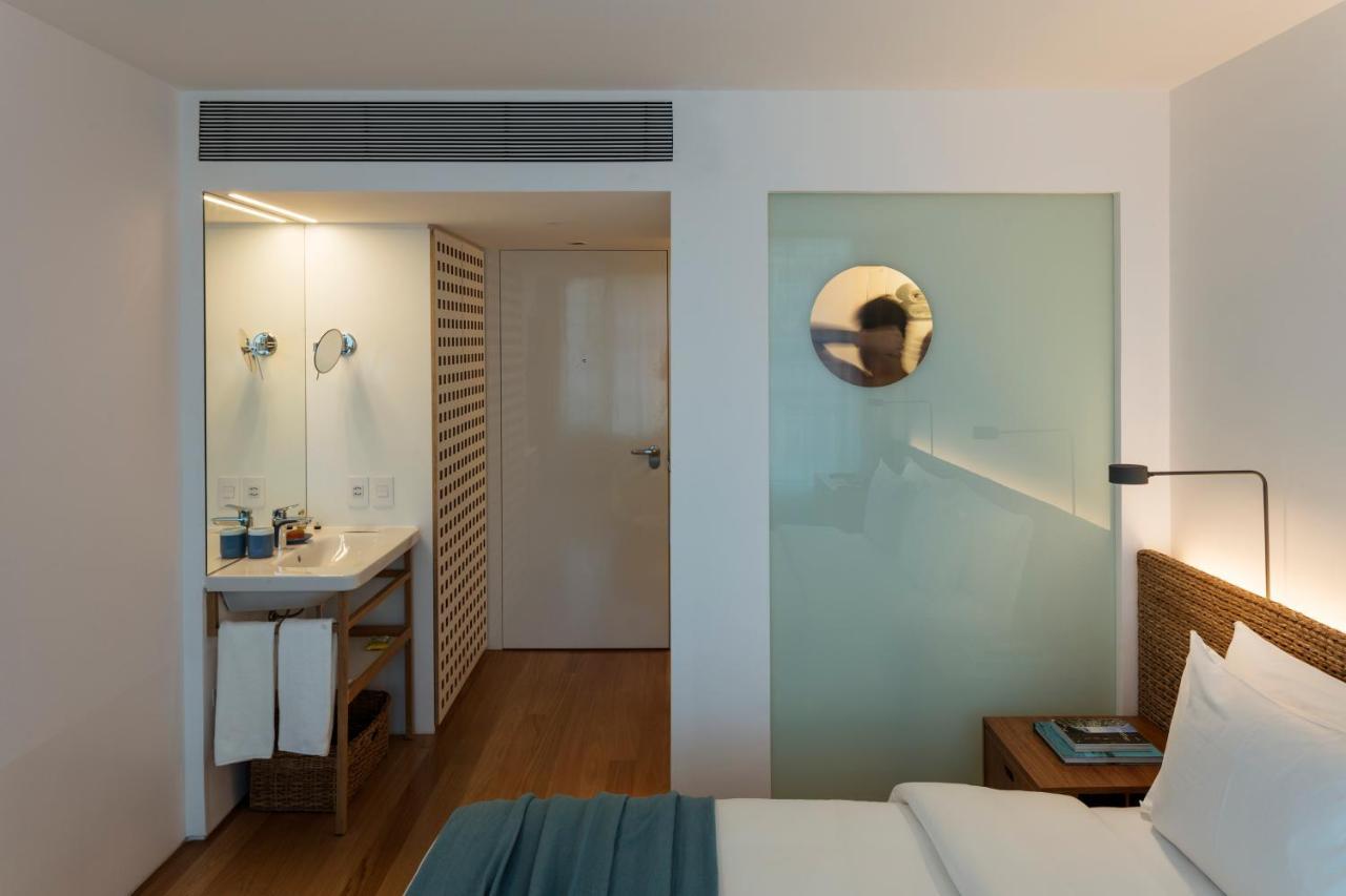 Medium room with city view,761737858:JPEG