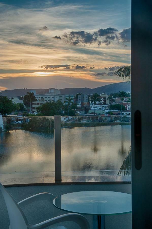 Suíte com Vista do Lago