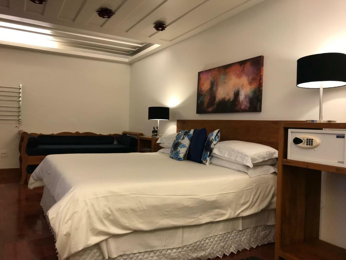 Deluxe King Suite