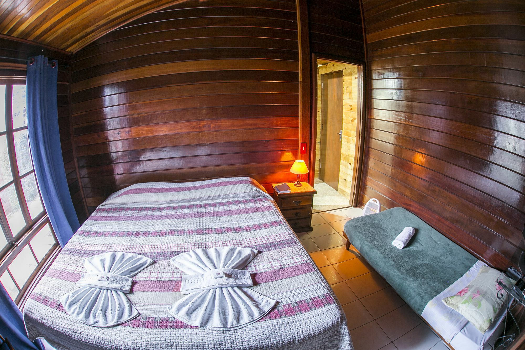 Economy Triple Room