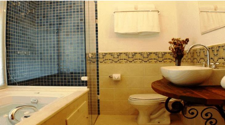 Suite Bath,710481547:JPEG