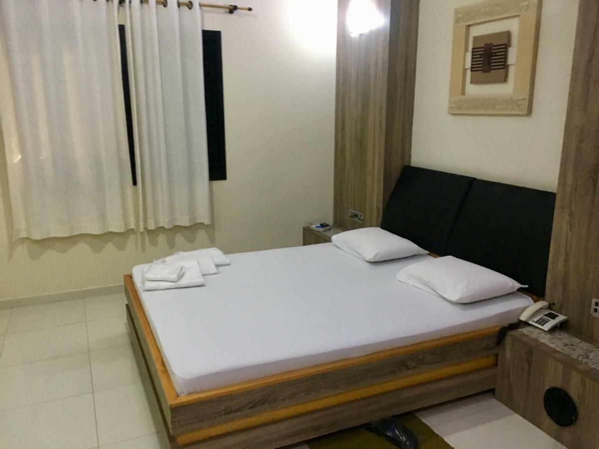 Quarto Duplo Deluxe (2 Adultos + 1 Criança)