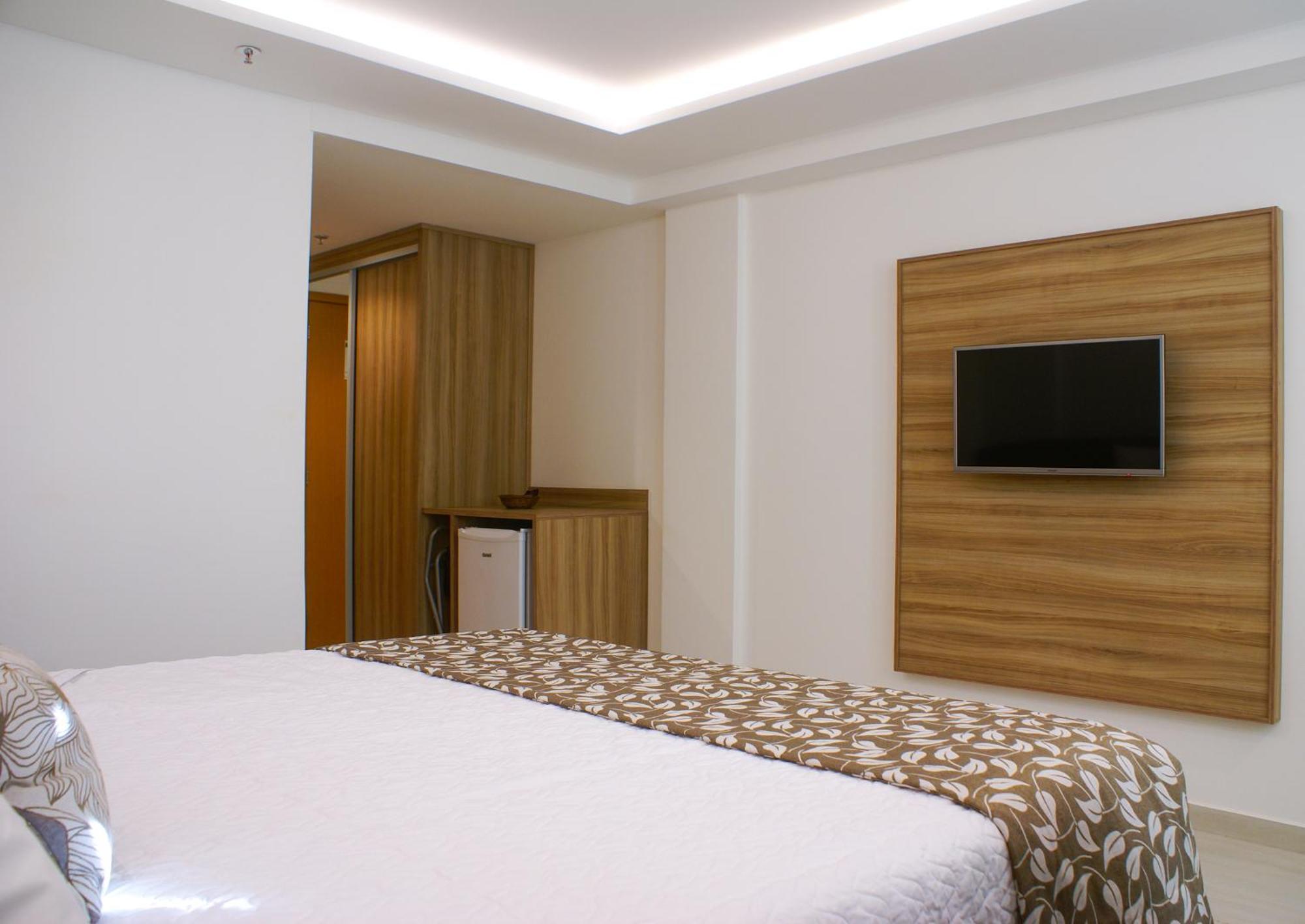 Standard Suite,1220503588:JPEG
