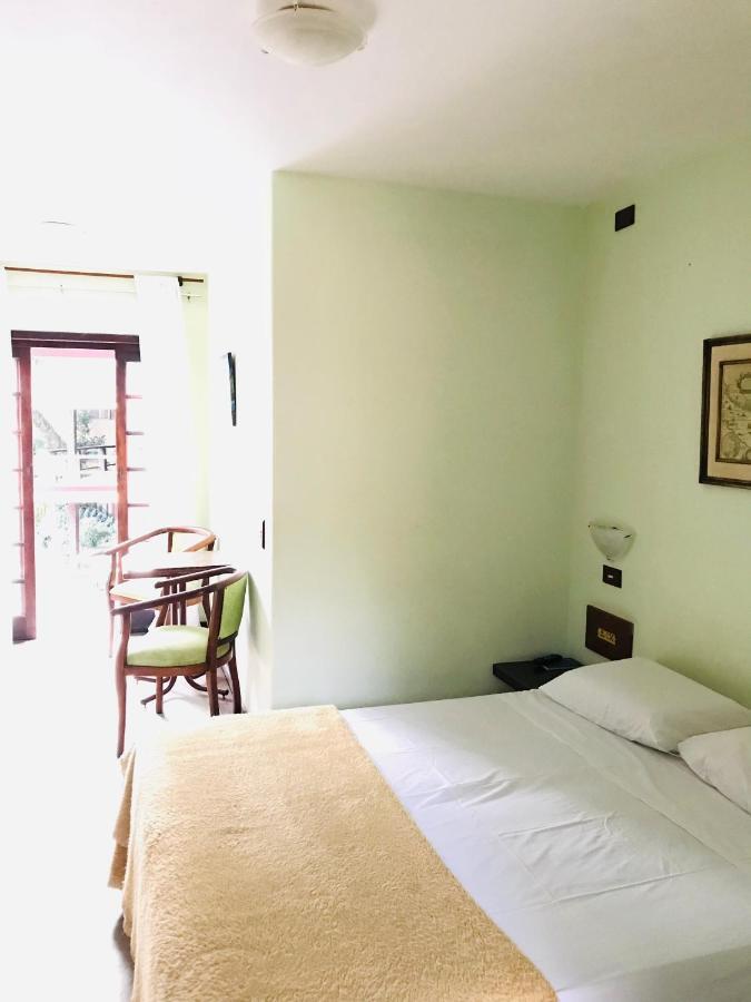 Queen Suite with Pool View,926646544:JPEG