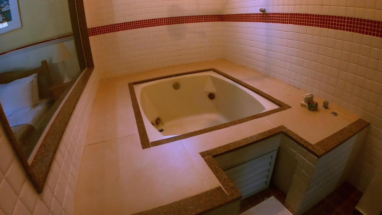 Suíte Deluxe com Banheira de Hidromassagem