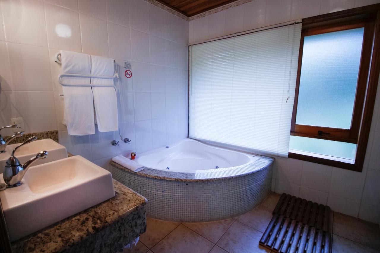 Chalet Hot Tub,962704996:JPEG