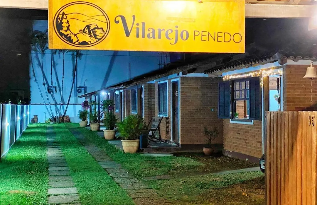 Vilarejo Penedo Chales-1