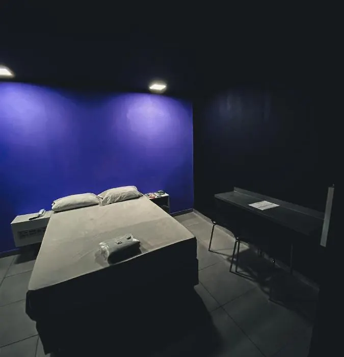 Light Motel-1