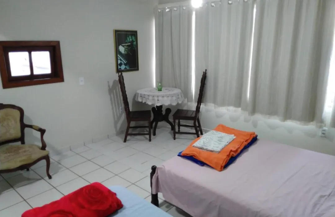 Quartos Em Casa Proxima A Praia-1