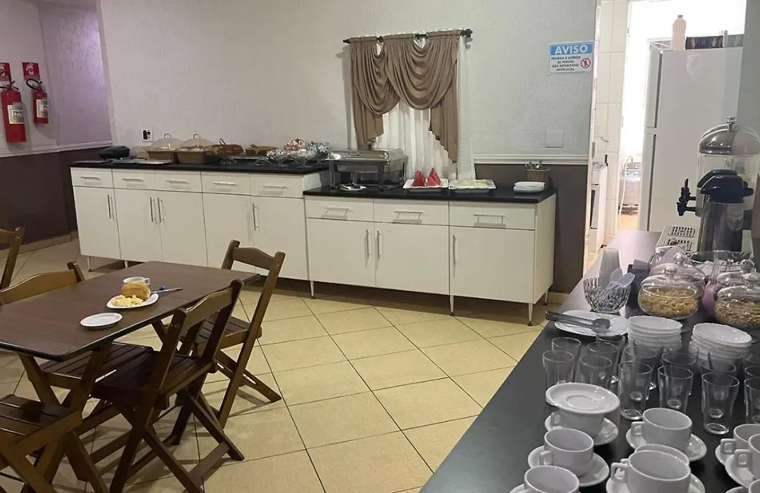 Hotel Tenda Brigadeiro - 5 Minutos a Pé do Metrô e Praça da Sé, 8 Minutos da Rua 25 de Março e Liberdade - Estacionamento Opcional-1