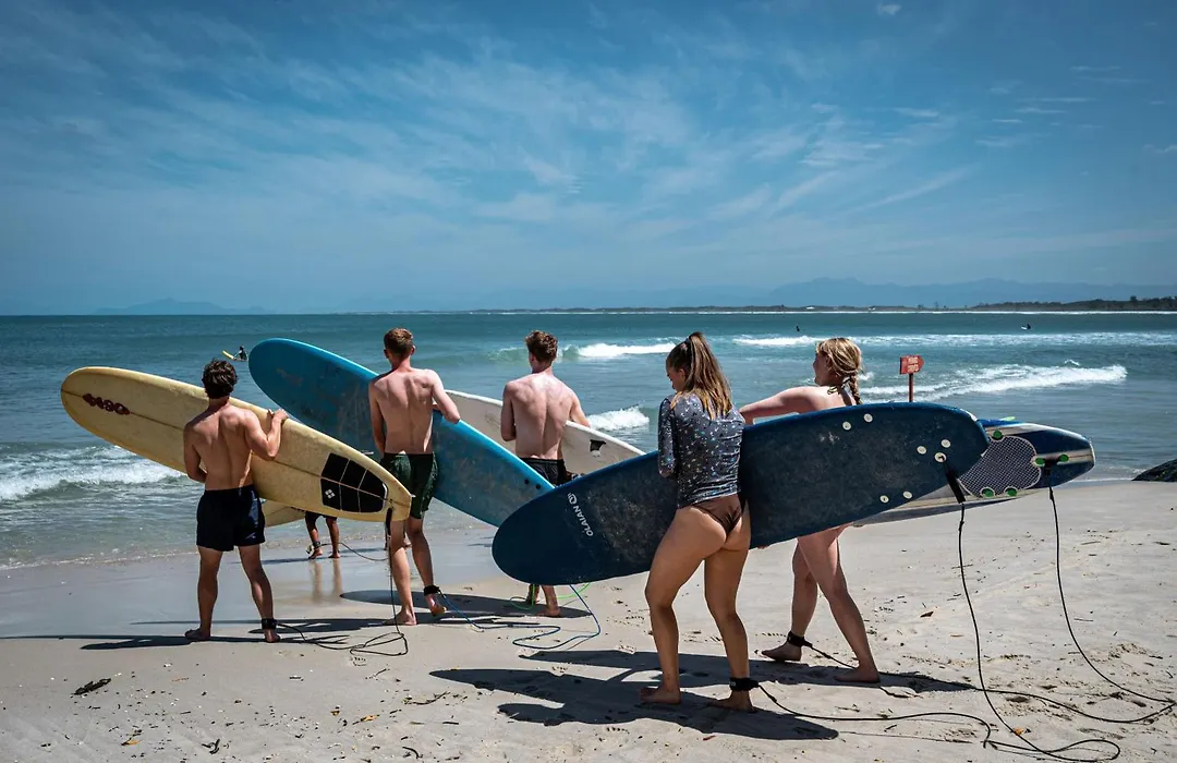 Longboard Paradise Surf Club-1