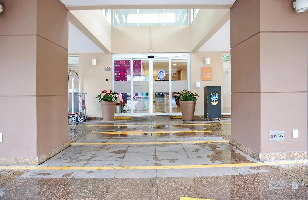 Exuberante Hotel Na Vila Olimpia-1