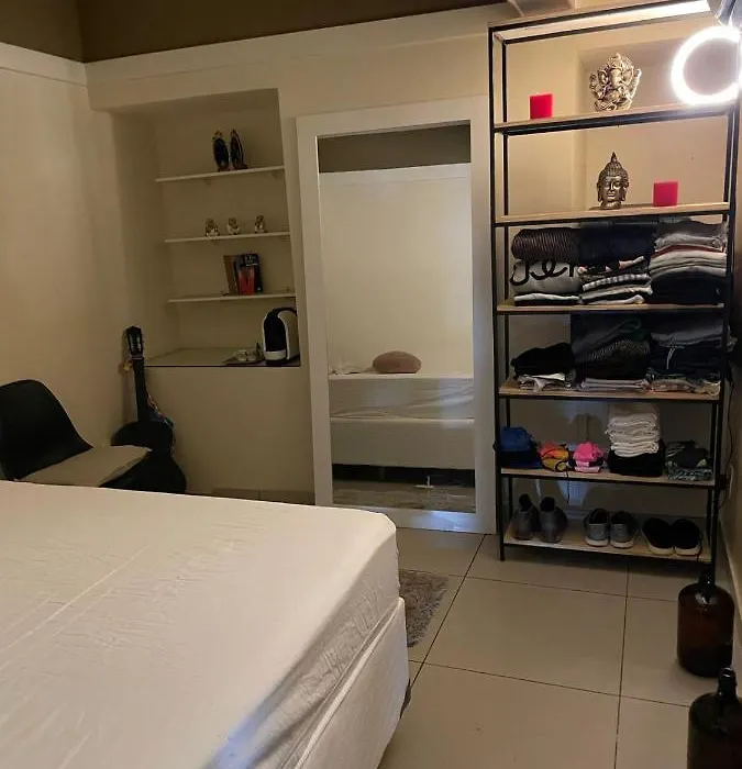Quarto Confortavel Centro-1