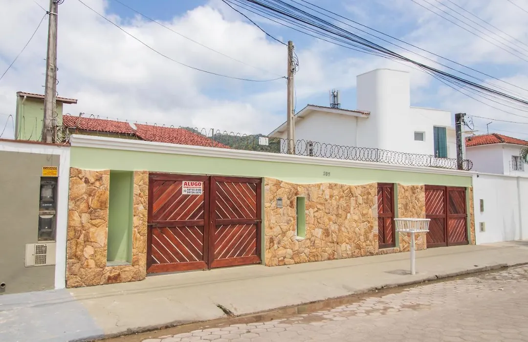 Casa Na Praia Grande De Ubatuba Para Temporada Em Cima Alugo Somente Para Familia!!!-1