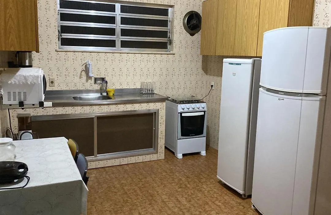 Casa muito espaçosa privativa com Piscina, Churrasqueira e área gourmet-1