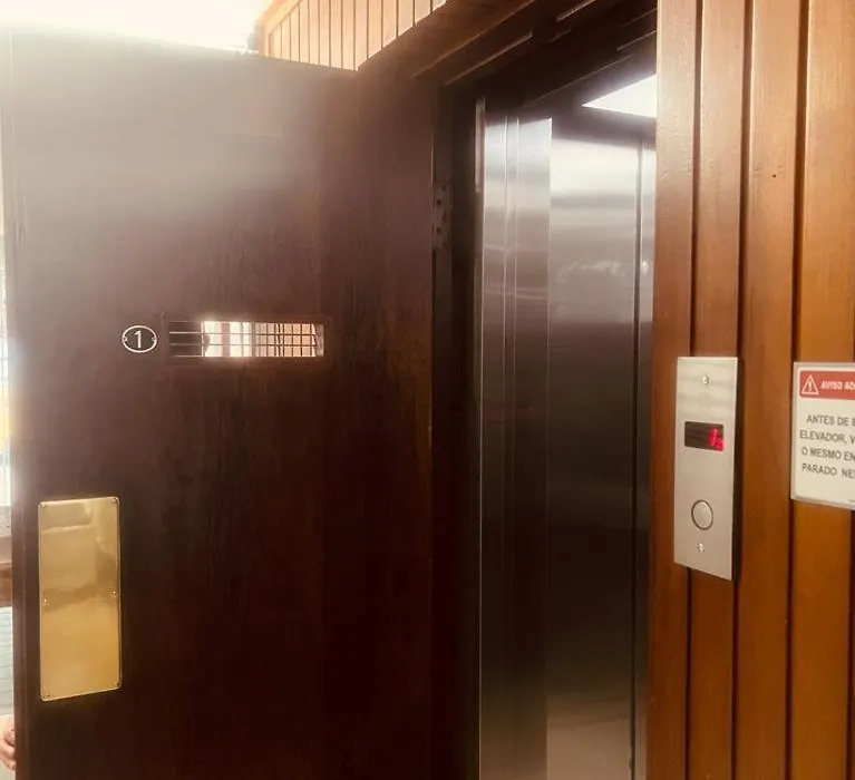 MARAVILHOSO QUARTO E SALA até 4 PESSOAS NO LEBLON na Av ATAULFO DE PAIVA-1