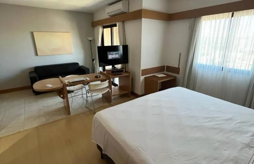 Flat 604 Araucaria Plaza-1