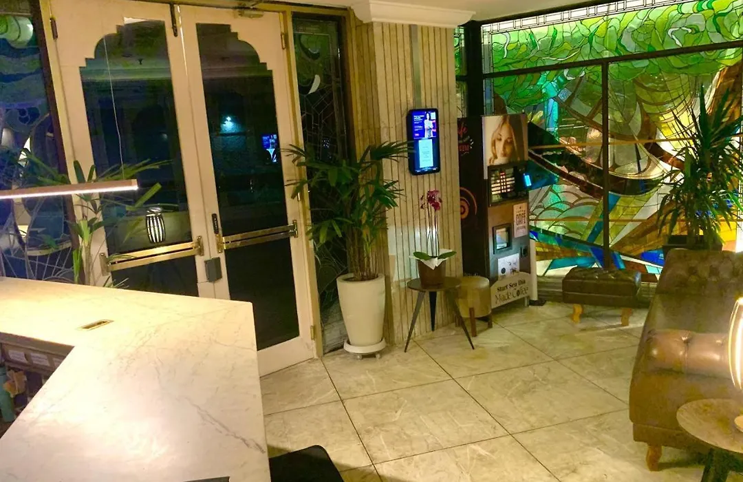 Suíte independente apart hotel plaza Elysees 202B-1