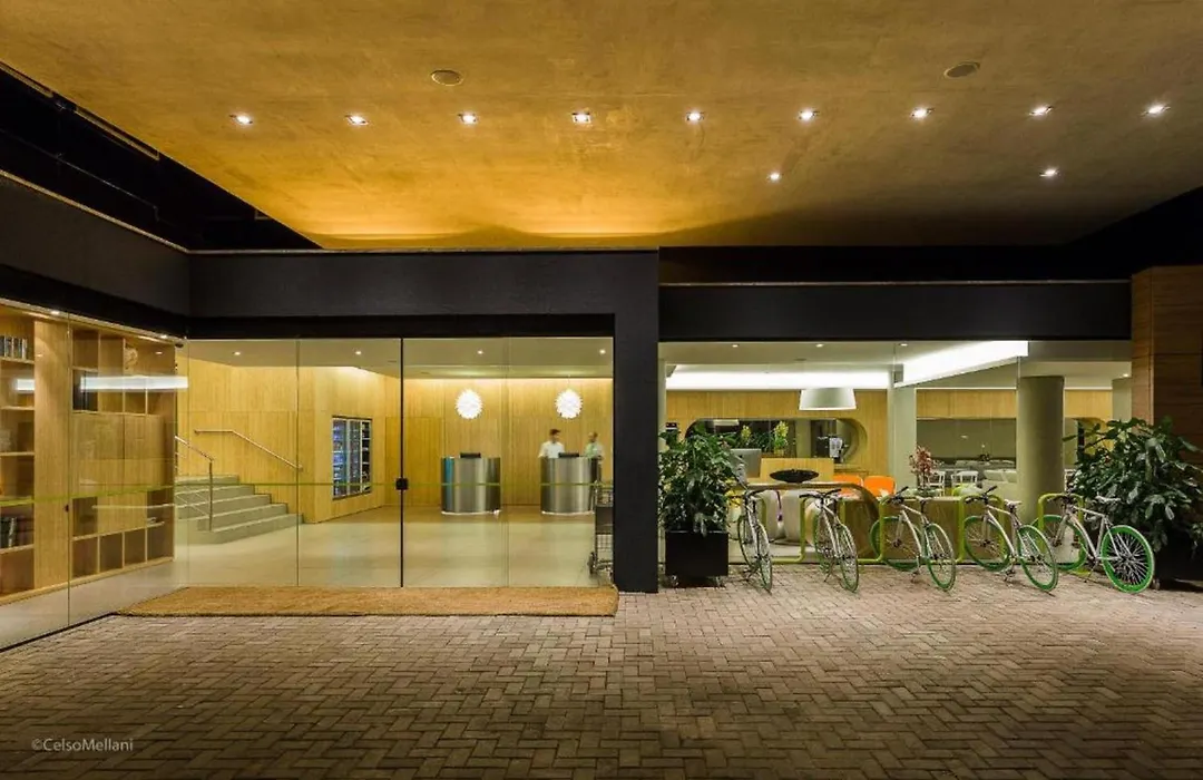 Dmax Hotel-1