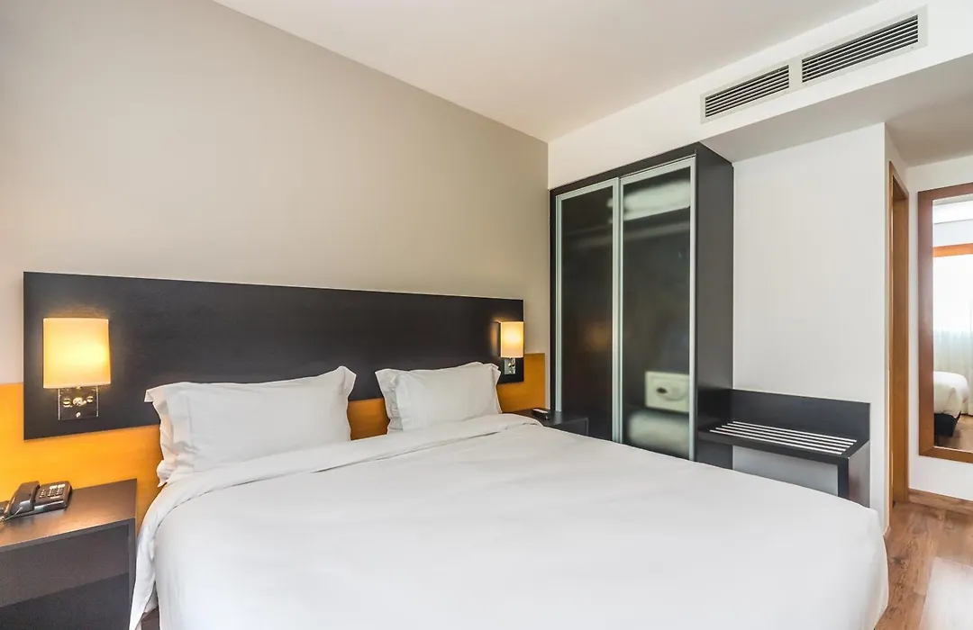 Paraiso Suites By Charlie-1