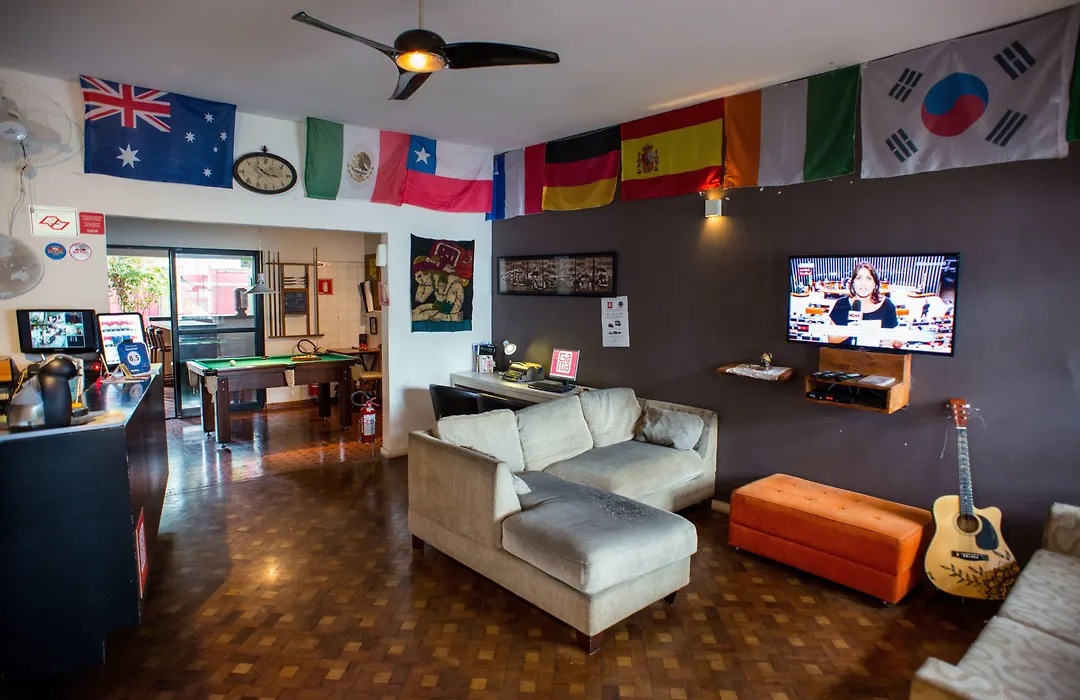 Garoa Hostel Party Bar-1
