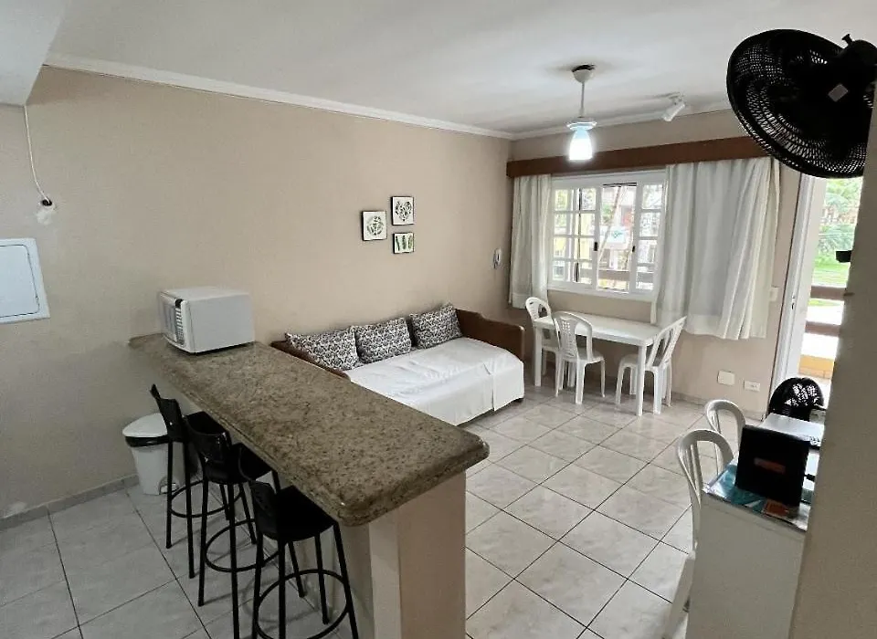 Amarilis Flat Service-1