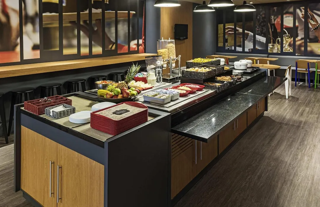 Ibis Santo Andre-1