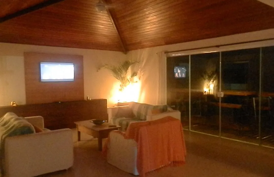 Ai Suites-1