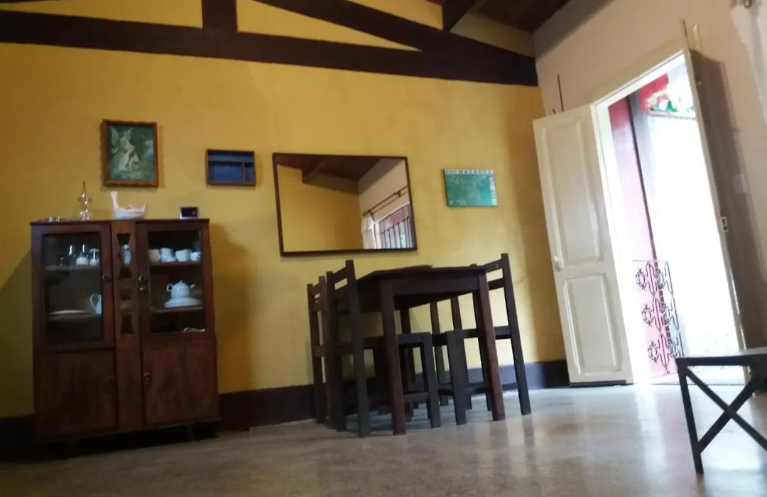 Chalé Balines Oroboro 1 - Casa com jardim de 150 m e cozinha completa em Macacos-1
