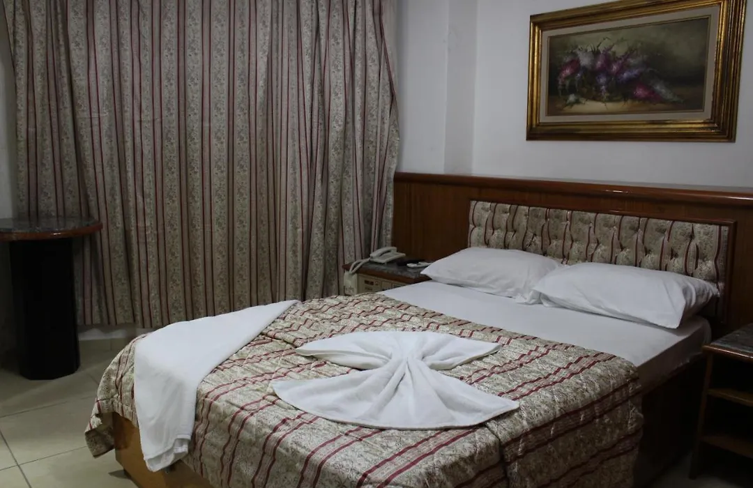 Hotel La Guardia-1