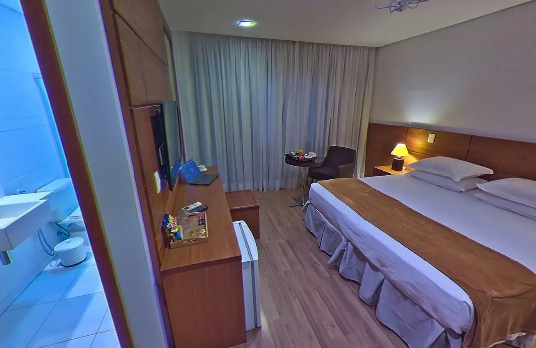 Hotel Shelton-1