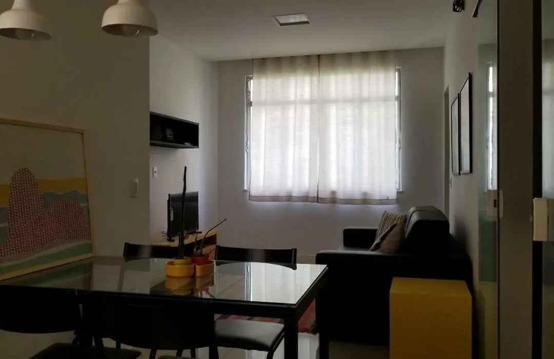 Apartamento Em Copacabana - Rua Bolivar - 2 Quartos - Excelente Localizacao-1