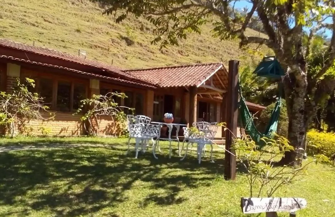 Pousada Vale Das Flores-1