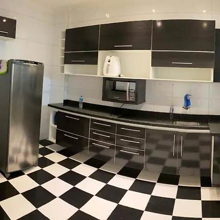 Apartamento para pessoas de família ou a negócio, Ap Grande 3 quartos no Brás próximo igreja Mundial,mercado municipal, 25 de março, templo Salomão, metro Dom Pedro ll, bancos, mercado e etc-3