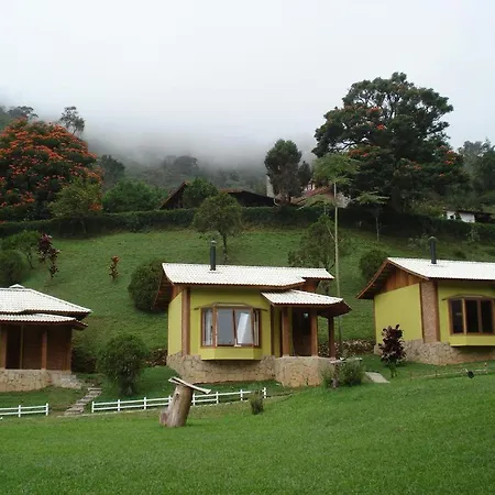 Um Lugar De Mato Verde-3