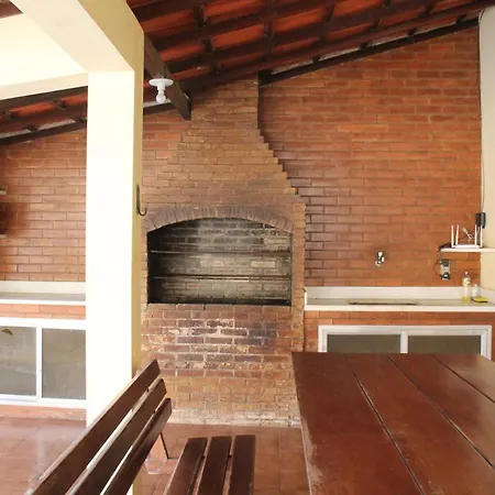 Casa muito espaçosa privativa com Piscina, Churrasqueira e área gourmet-3