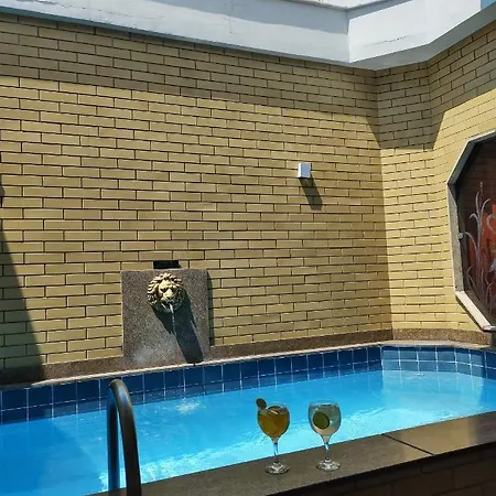 Champion Motel-2