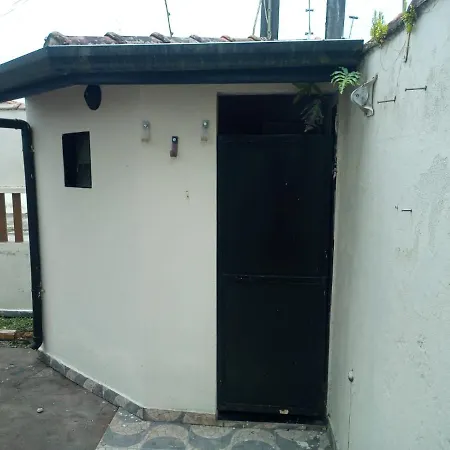 Hostel E Pousada Itanhaem-2