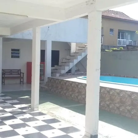 Otima Casa Com Piscina Em Praia Grande-3