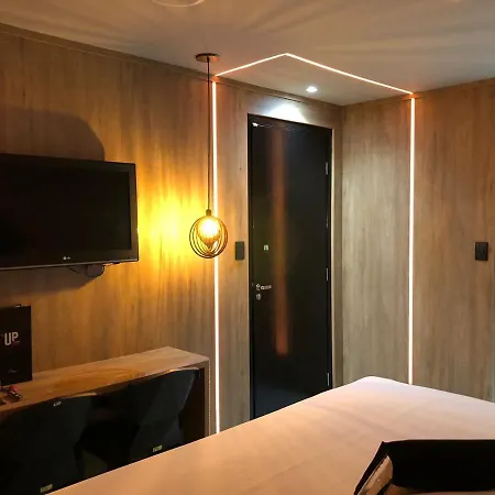 Up Motel-3