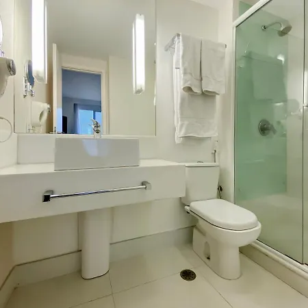 Exuberante Hotel Na Vila Olimpia-2