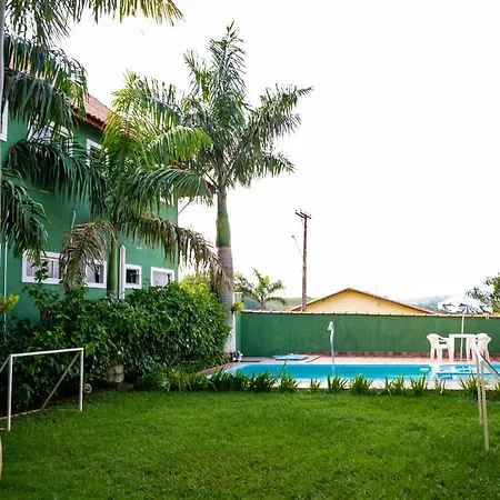 Casa familiar com piscina Penedo RJ-2