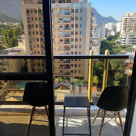 Flat No Leblon: Beachside Luxury with Daily Housekeeping-3