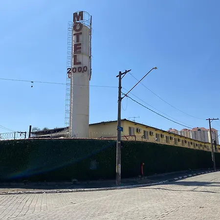 Motel 2000-3