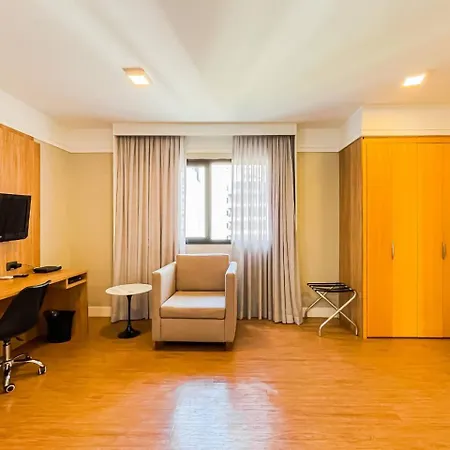 Flat - Rua Bela Cintra-3