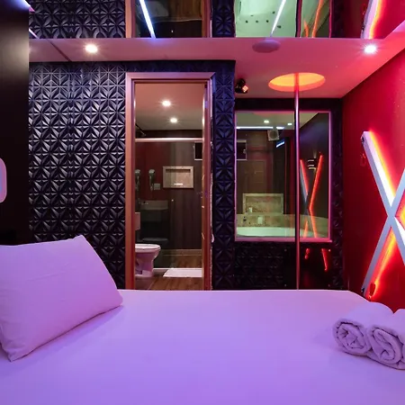 Motel Fantasy 4 (Adults Only)-3